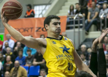 Blanco, con amplio pasado en la ACB, vestirá la elástica del Oviedo.