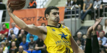 Blanco, con amplio pasado en la ACB, vestirá la elástica del Oviedo.