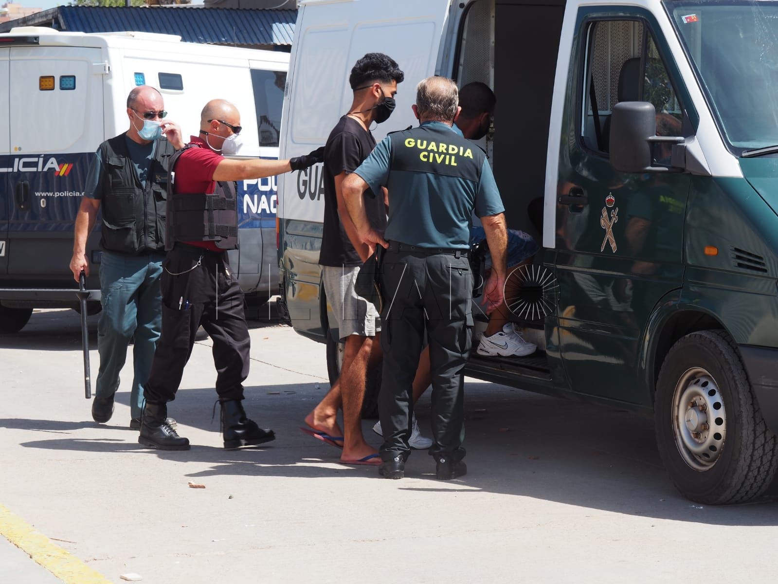 Temor a un brote de coronavirus en el centro penitenciario tras el ingreso de los 33 detenidos del motín del CETI