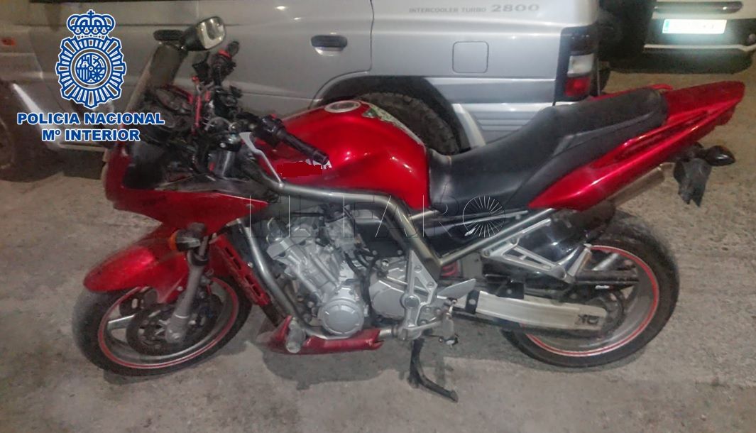 La Policía Nacional recupera una moto robada antes de que dueño presentara la denuncia