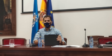 El consejero de Deportes de la Ciudad Autónoma de Melilla Rachid Bussian