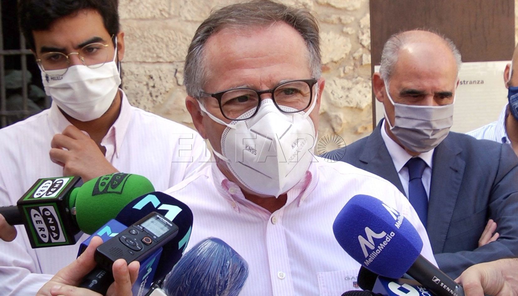 De Castro pide a la juventud que se esmere en cuidarse para no coger la Covid-19