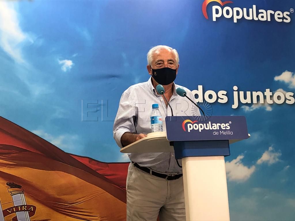 Imbroda pide que se trasladen a 500 migrantes a los centros de la península