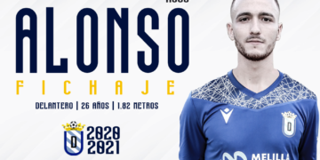 La pasada temporada jugó en las filas del C.P. Villarrobledo, consiguiendo marcar nueve goles.