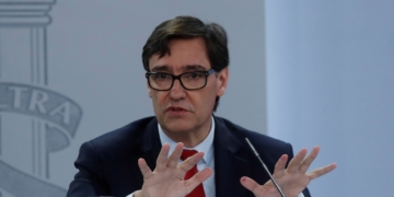 El ministro de Sanidad, Salvador Illa durante la rueda de prensa celebrada este viernes en Moncloa tras la XXII conferencia de presidentes autonómicos. EFE/ Juan Carlos Hidalgo