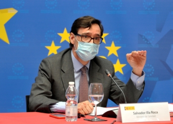 GRAF5502. MADRID, 16/09/2020.- El ministro de Sanidad, Salvador Illa, durante la reunión mantenida con el presidente de la Federación Española de Municipios y Provincias (FEMP), Abel Caballero, este miércoles en la sede de la FEMP, en Madrid. EFE/FEMP/Javier de Chavez *****SÓLO USO EDITORIAL // NO VENTAS // NO ARCHIVO*****