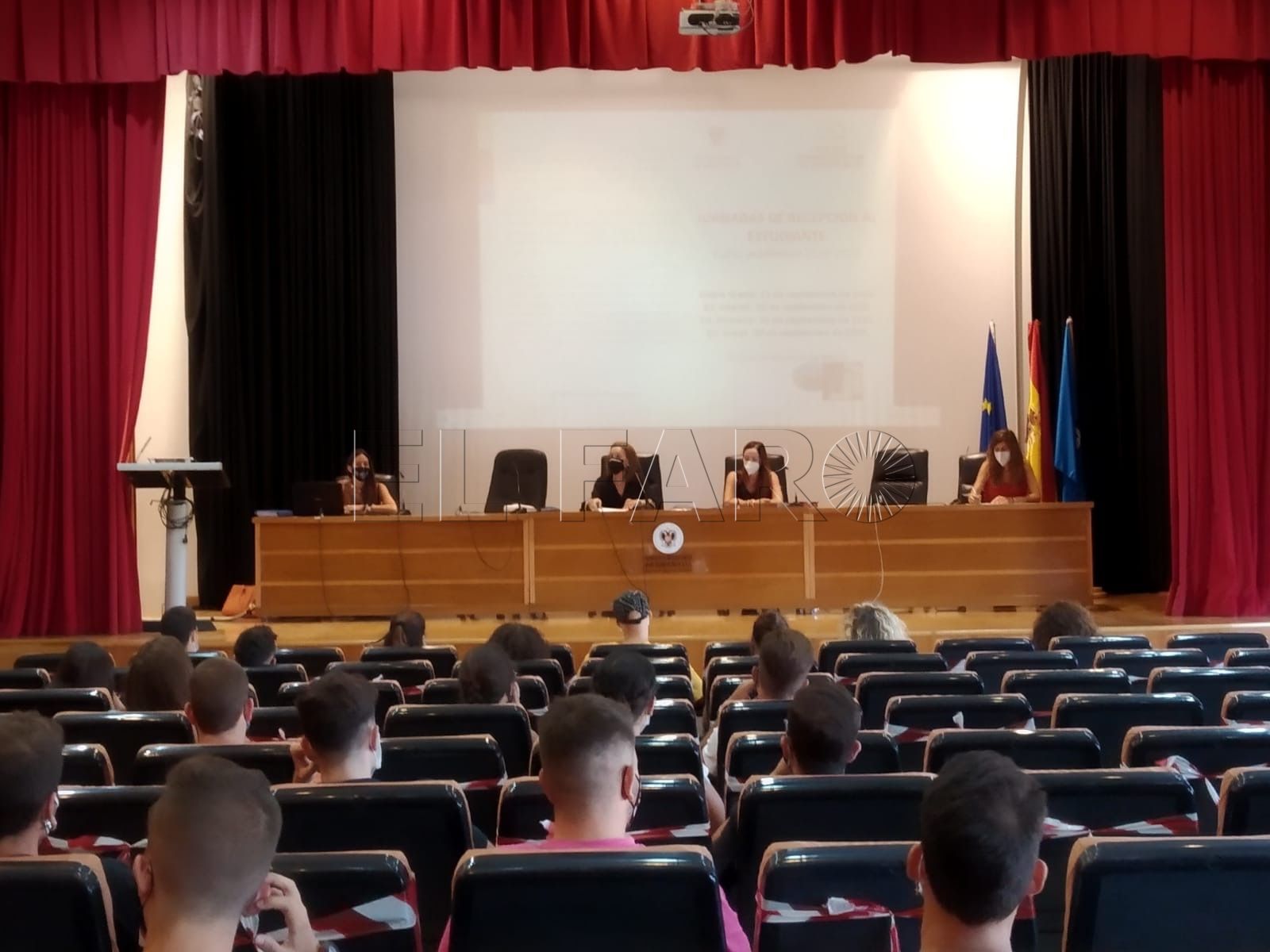 El Campus de Melilla realiza la jornada de recepción a los nuevos estudiantes