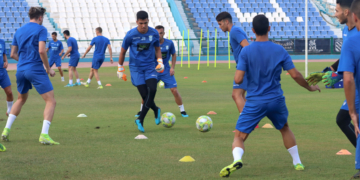 Jugadores de la primera plantilla del Melilla, en el trabajo diario.