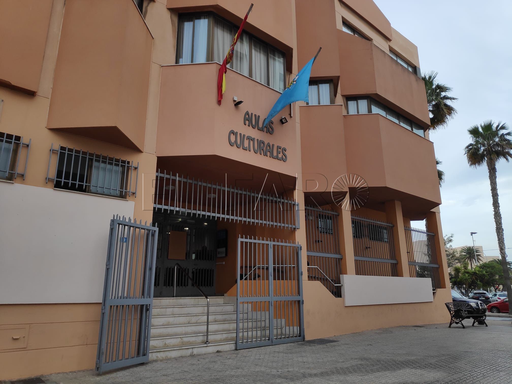 Cuatro sindicatos cuestionan la legalidad del cierre de las Aulas Culturales