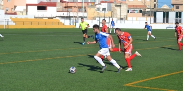 Imagen del partido que enfrentó en la jornada de ayer entre melillenses y granadinos.