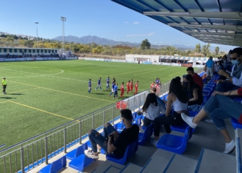 Imagen del descanso del partido entre malagueños y melillenses.