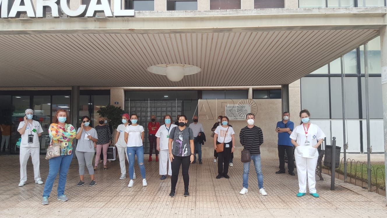 Los celadores exigen “instalaciones dignas” en el Hospital Comarcal
