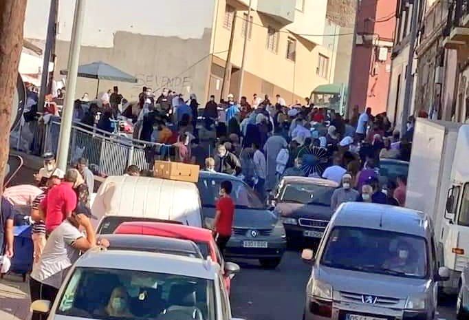 La Policía Local interviene en el Rastro para despejar una aglomeración de personas