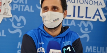 Alejandro Alcoba atendió ayer a los medios de comunicación.