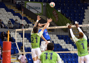 Tras la derrota encajada el miércoles en Palma de Mallorca y sin apenas tiempo de recuperación, ya toca pensar en el rival del domingo, el Club Voleibol Teruel.