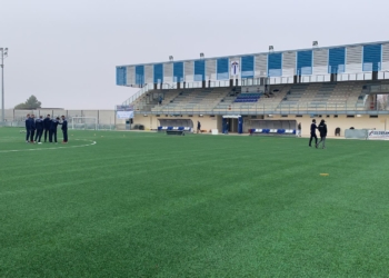 El tiempo añadido priva del triunfo a una UD Melilla con diez