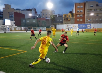 Los melillenses se dejaron todo sobre el césped.
