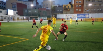 Los melillenses se dejaron todo sobre el césped.