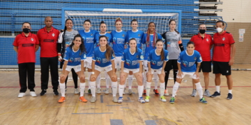 Lydia junto a sus compañeras del equipo de Primera División.