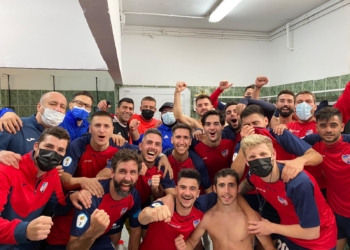 Celebración del equipo esteponero, en La Espiguera.