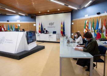 El ministro de Sanidad, Salvador Illa (c-i), durante el Consejo Interterritorial del Sistema Nacional de Salud, este miÈrcoles. EFE/Moncloa/Borja Puig De La Bellacasa