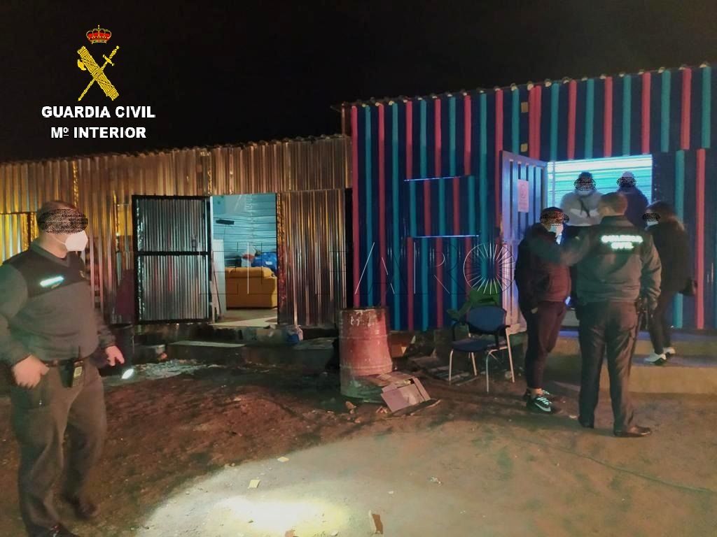 La Guardia Civil formula 114 denuncias en una fiesta ilegal