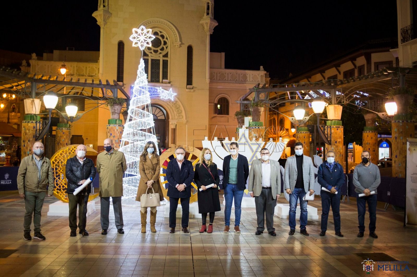 Las luces interculturales ya iluminan la plaza Menéndez Pelayo