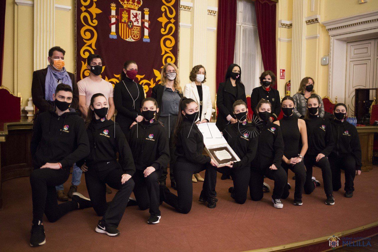 La academia melillense de baile de Merche competirá en París