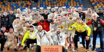 España recogiendo sus medallas en el Mundial.