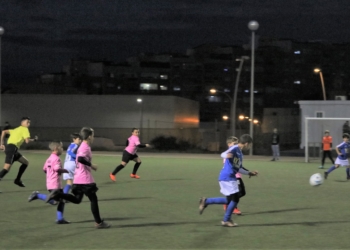 Jóvenes jugadores de nuestra ciudad, en la práctica deportiva.