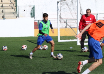 Imagen de una de las sesiones de entrenamientos de la UD Melilla.