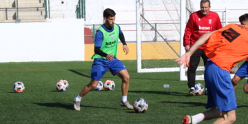 Imagen de una de las sesiones de entrenamientos de la UD Melilla.