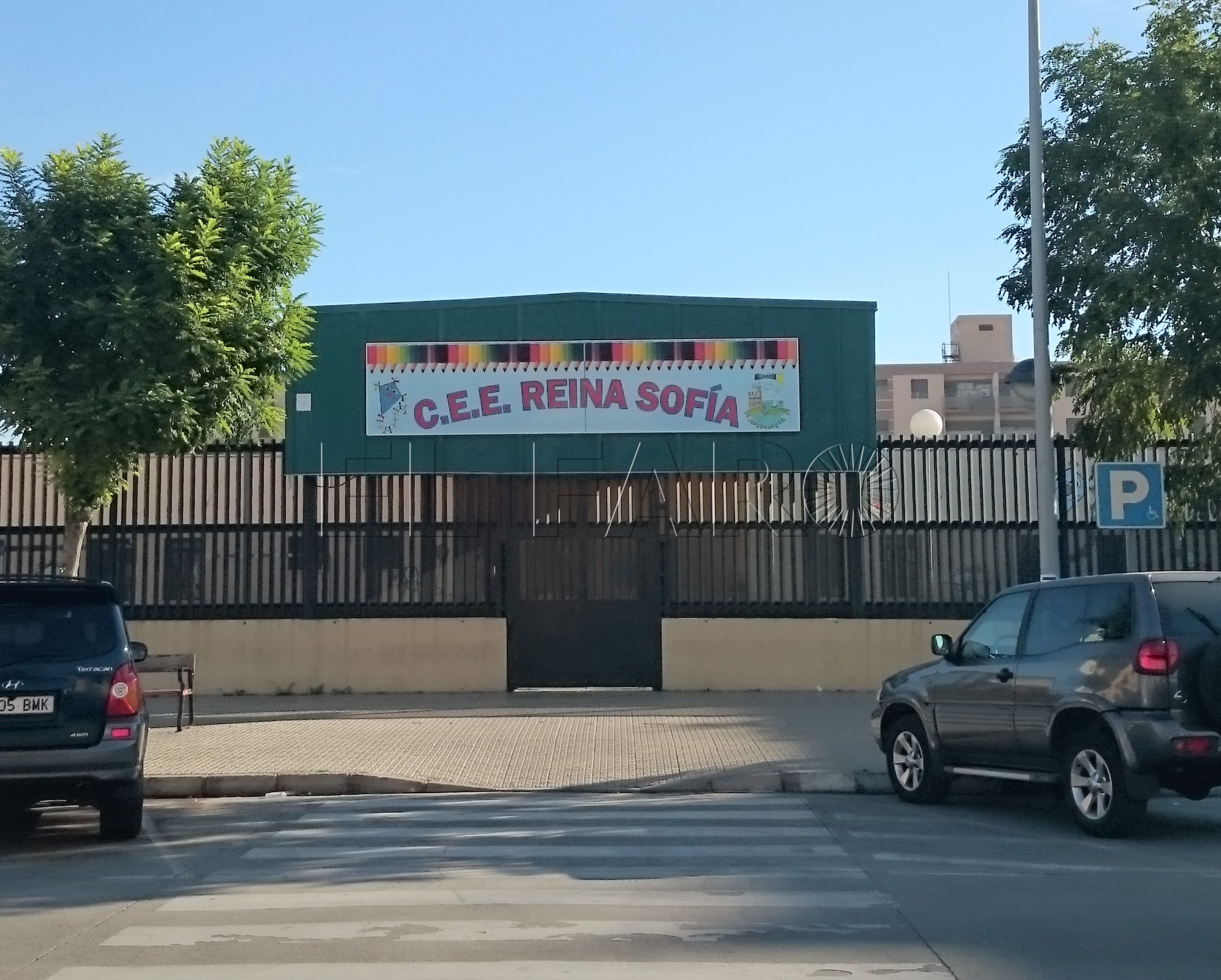 Educación incorpora a ocho cuidadores en el CEE Reina Sofía