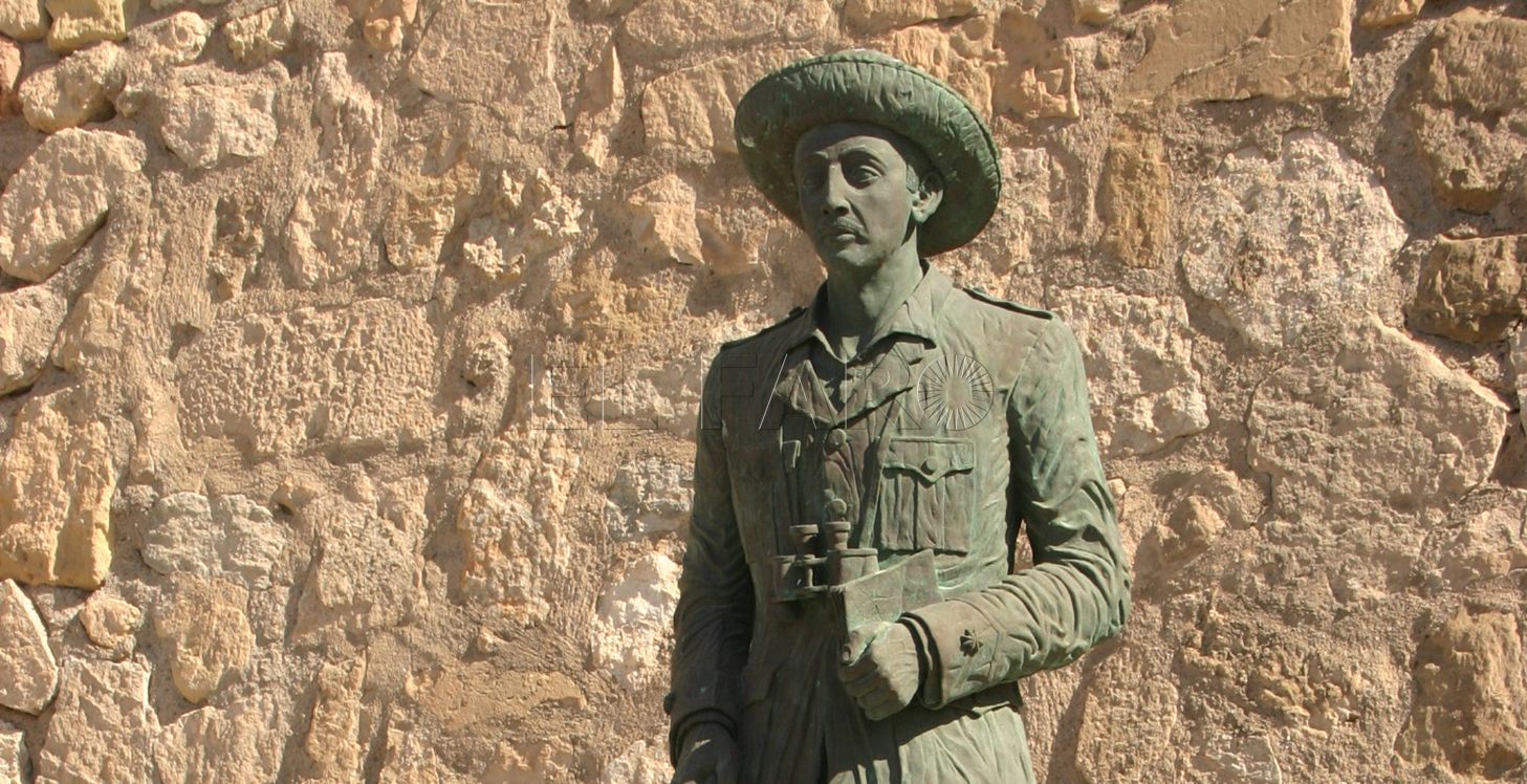 Melilla aprueba en comisión retirar la estatua de Franco de la vía pública