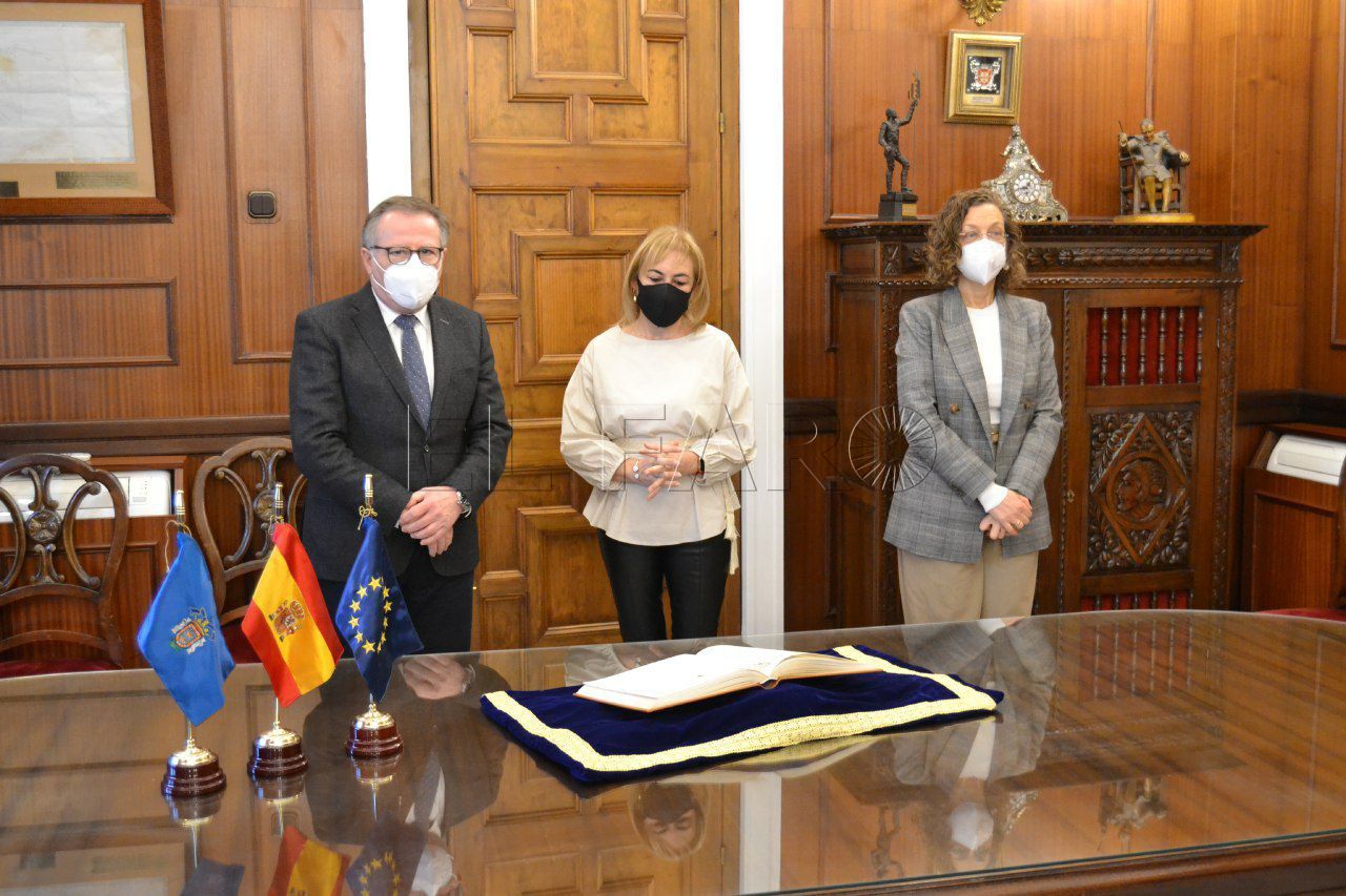 García Maeso jura su cargo como viceconsejera de Políticas Sociales y Sanidad Animal