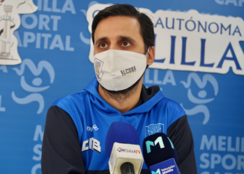 Alejandro Alcoba, en la rueda de prensa oficial del Melilla Sport Capital.
