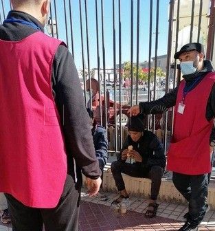 Rescatan a cinco jóvenes que se quedaron encerrados en un camión durante días