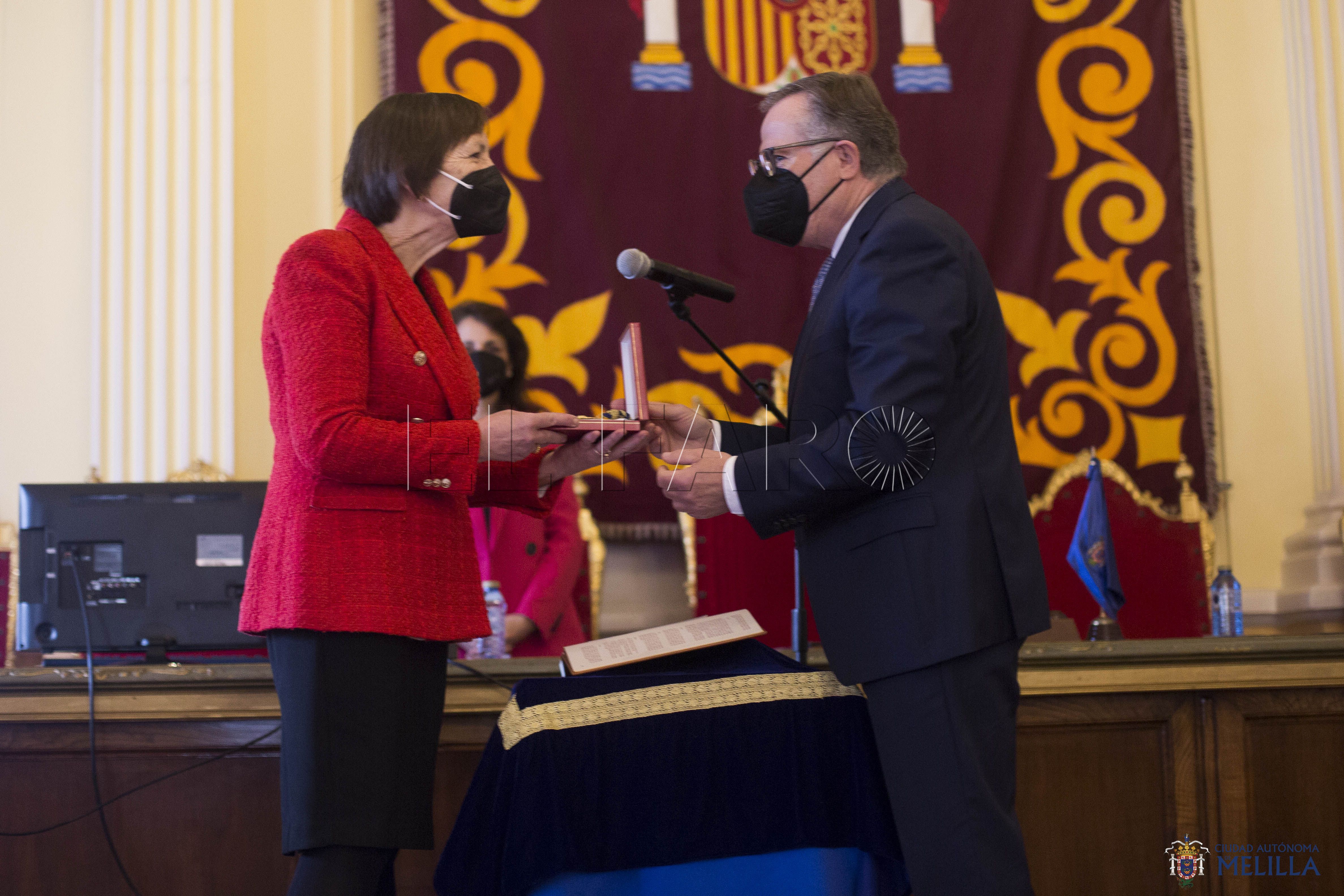 CpM y el PSOE buscan un encaje en el Gobierno a la nueva diputada