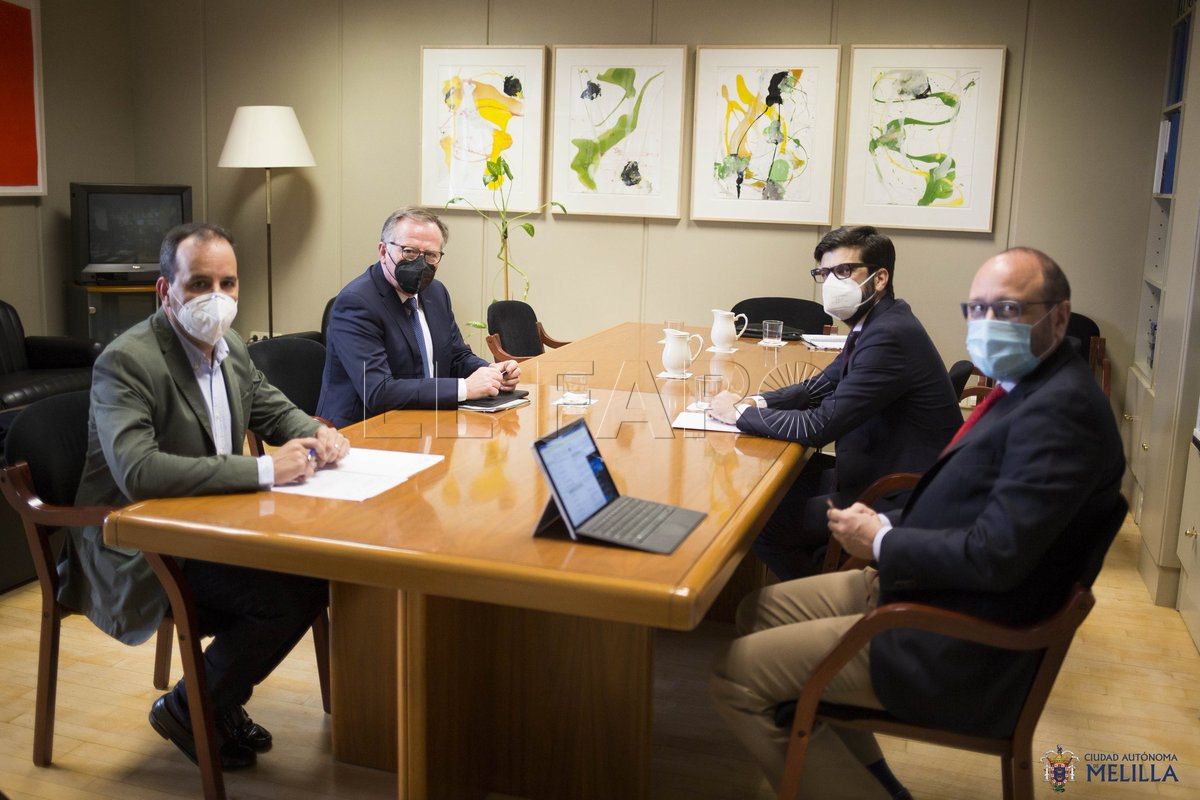 El presidente de la Ciudad y Transportes abordan "las opciones de futuro" del Aeropuerto de Melilla