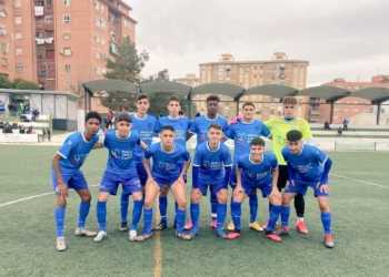 Uno de los onces iniciales de los melillenses.