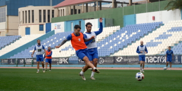 Los melillenses, en la sesión de entrenamiento de ayer.