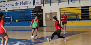 La jugadora malagueña, en una de las sesiones de entrenamientos.
