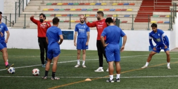 Los azulinos, en su trabajo en el campo federativo de La Espiguera.