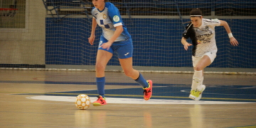 La melillenses Nerea, en una jugada del partido ante el Xaloc Alicante.