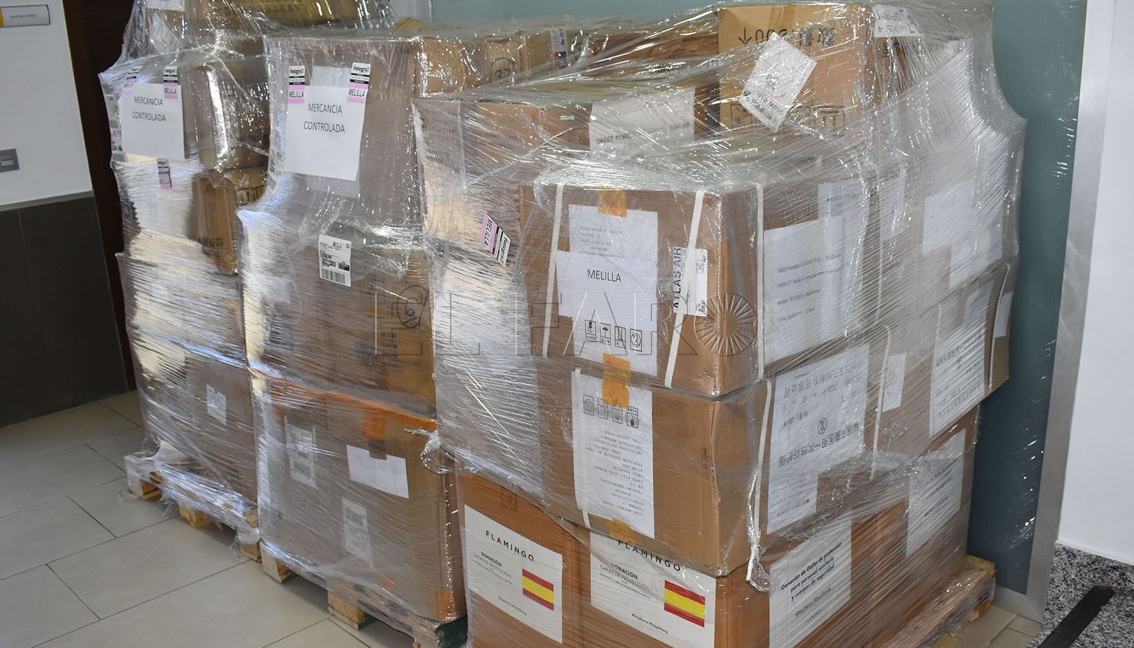 Delegación del Gobierno entrega una partida de 18.000 mascarillas a los centros educativos