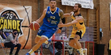 Misters, en el partido ante el Real Canoe.