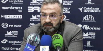 El presidente de la UD Melilla, en la rueda de prensa del club.