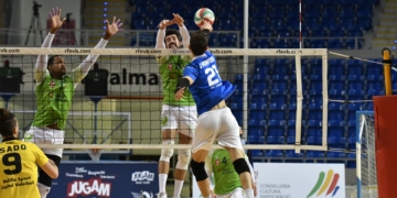 La escuadra melillense logró el pase a semifinales por la vía rápida frente al Urbia U Energía Vóley Palma.