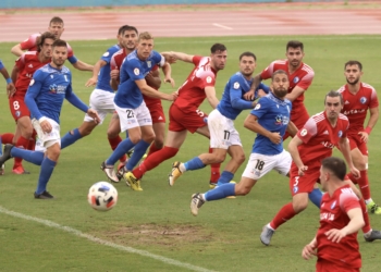 Imágenes del partido que disputaron en la jornada de ayer melillenses y madrileños en el estadio municipal Álvarez Claro de nuestra ciudad.