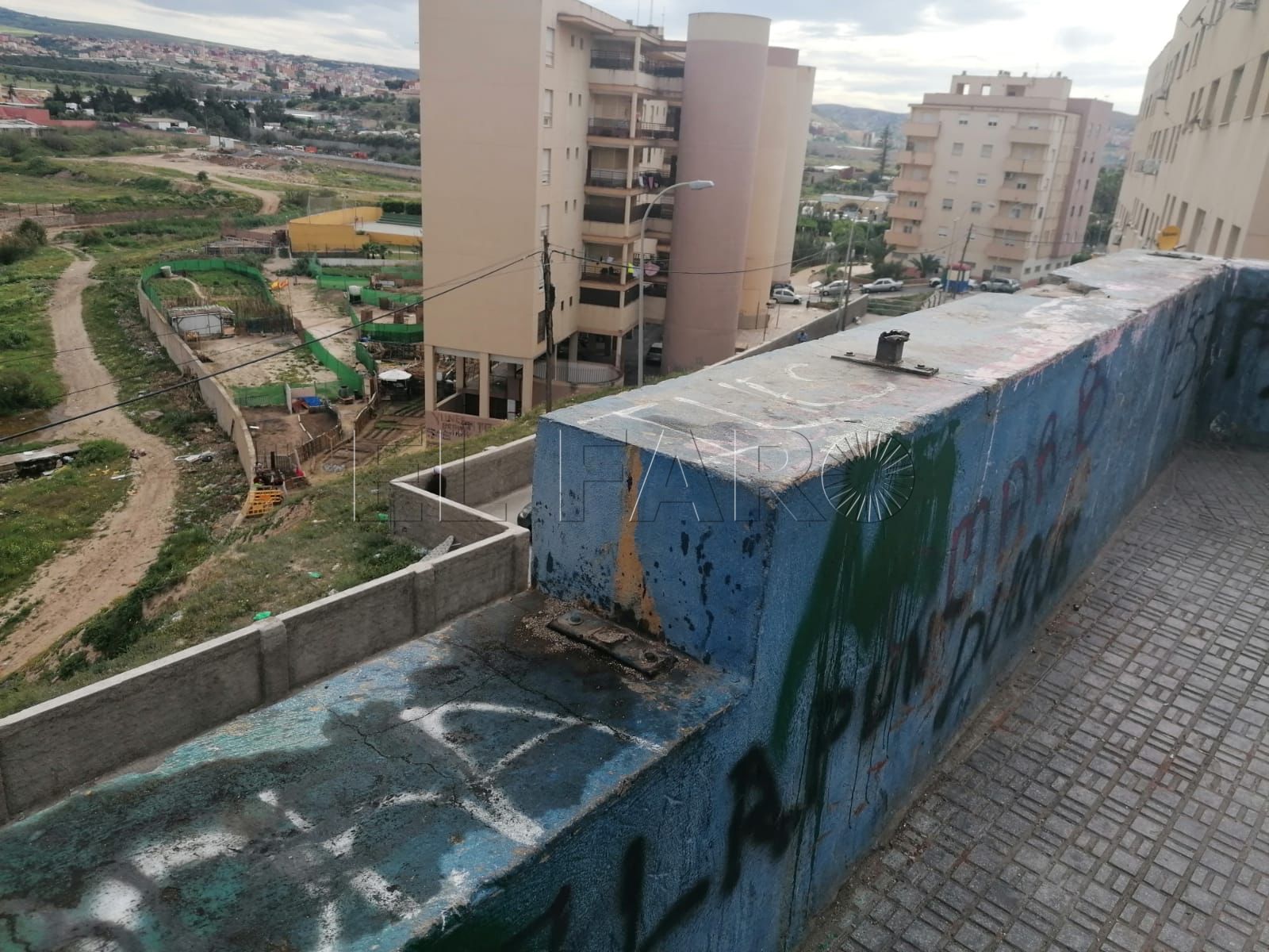 Podemos señala que el Gobierno margina el barrio de La Cañada